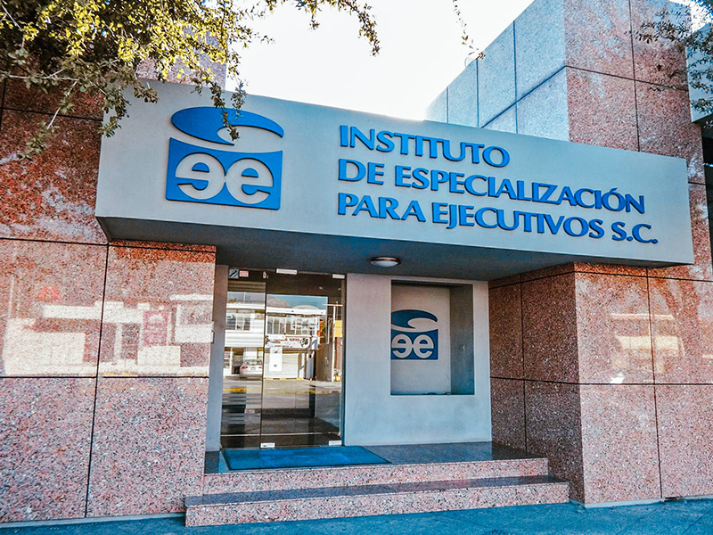 Tour instalaciones IEE Monterrey